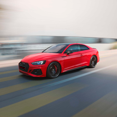 Audi RS 5 динамический вид сбоку