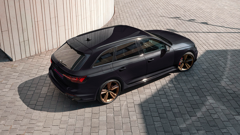 Audi RS 4 Avant with Audi exclusive
