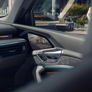 Виртуальные наружные зеркала Audi e-tron